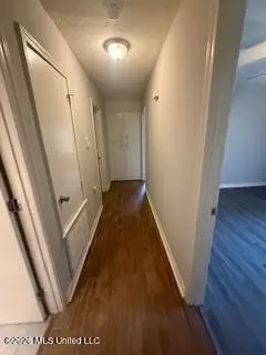 Entry Way - 468 Pine Ridge Dr, Madison, MS 39110 photo 2 of 2