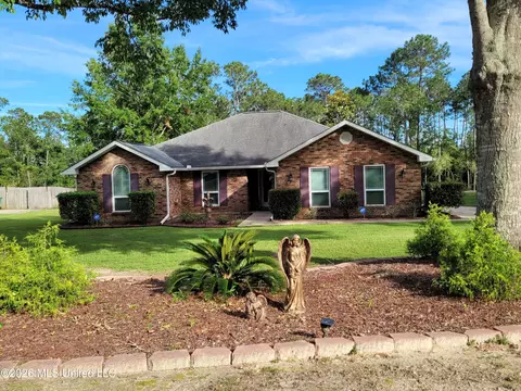 5624 Aila St, Diamondhead, MS 39525