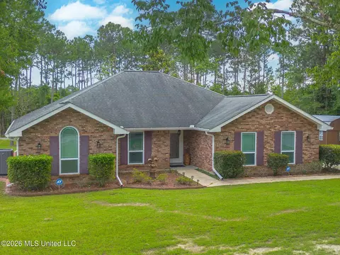 5624 Aila St, Diamondhead, MS 39525