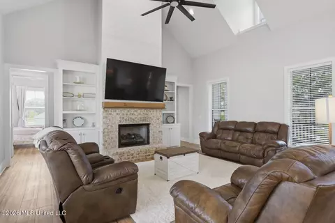 Living - 120 Winchester Dr, Flora, MS 39071 photo 3 of 3