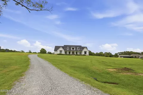 Exterior - 120 Winchester Dr, Flora, MS 39071 photo 5 of 11