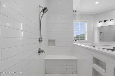 Bath - 120 Winchester Dr, Flora, MS 39071 photo 2 of 8