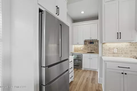 Kitchen - 120 Winchester Dr, Flora, MS 39071 photo 7 of 8