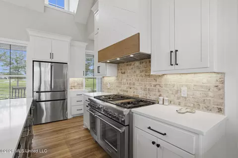 Kitchen - 120 Winchester Dr, Flora, MS 39071 photo 5 of 8