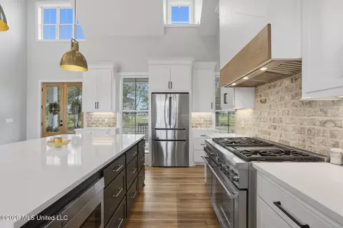 Kitchen - 120 Winchester Dr, Flora, MS 39071 photo 4 of 8
