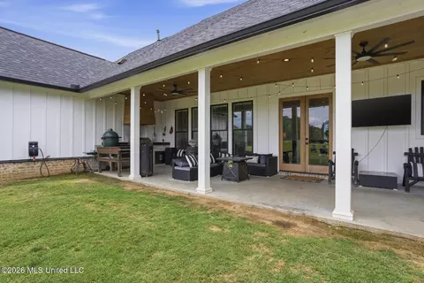 Exterior - 120 Winchester Dr, Flora, MS 39071 photo 9 of 11