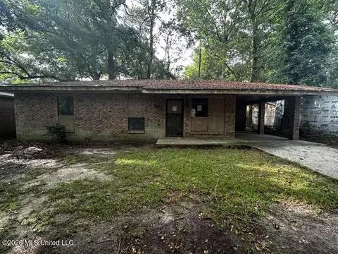 106 Oleander Dr, Picayune, MS 39466