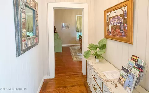 Entry Way - 914 State St, Natchez, MS 39120 photo 6 of 6