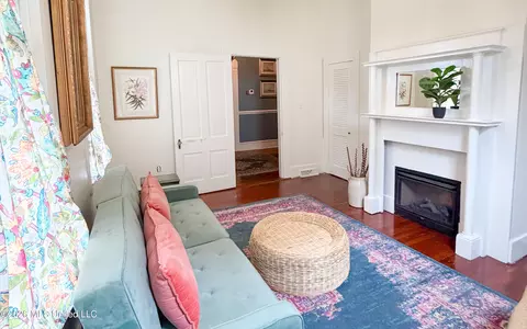 Living - 914 State St, Natchez, MS 39120 photo 3 of 3