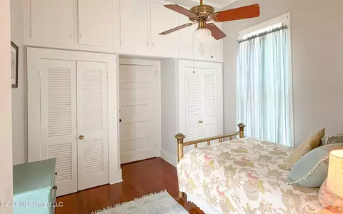 Bedroom - 914 State St, Natchez, MS 39120 photo 8 of 8
