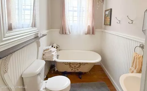 Bath - 914 State St, Natchez, MS 39120 photo 7 of 7