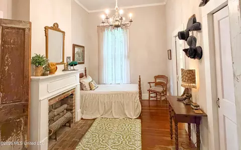 Bedroom - 914 State St, Natchez, MS 39120 photo 3 of 8