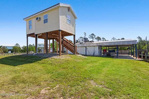 5010 Hawaii St, Bay Saint Louis, MS 39520