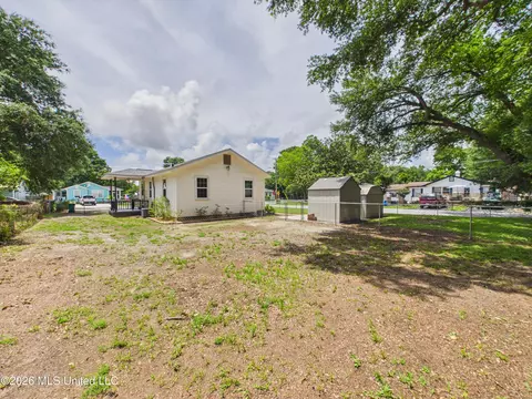 Exterior - 180 Iris St, Biloxi, MS 39531 photo 10 of 11