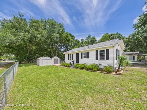 Exterior - 180 Iris St, Biloxi, MS 39531 photo 2 of 11