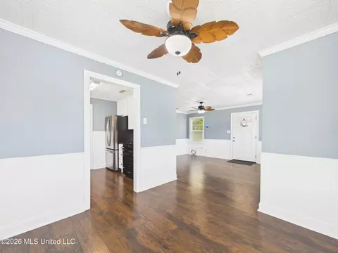 Entry Way - 180 Iris St, Biloxi, MS 39531 photo 1 of 1