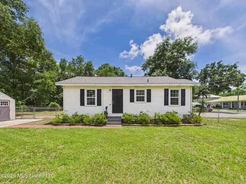 180 Iris St, Biloxi, MS 39531