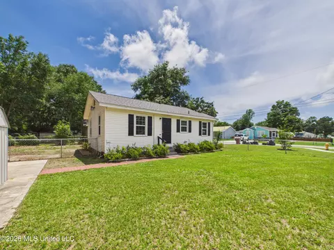 Exterior - 180 Iris St, Biloxi, MS 39531 photo 4 of 11