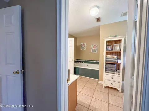 Bath - 2336 Dummyline Rd, Lambert, MS 38643 photo 6 of 6