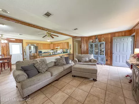Living - 2336 Dummyline Rd, Lambert, MS 38643 photo 4 of 4