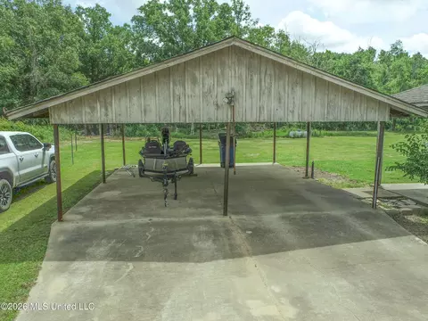 Exterior - 2336 Dummyline Rd, Lambert, MS 38643 photo 9 of 27