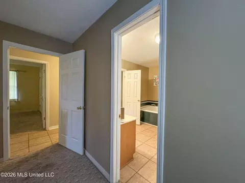 Entry Way - 2336 Dummyline Rd, Lambert, MS 38643 photo 7 of 7
