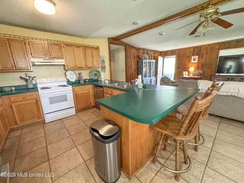 Kitchen - 2336 Dummyline Rd, Lambert, MS 38643 photo 3 of 6