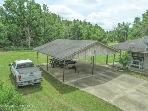 Exterior - 2336 Dummyline Rd, Lambert, MS 38643 photo 8 of 27