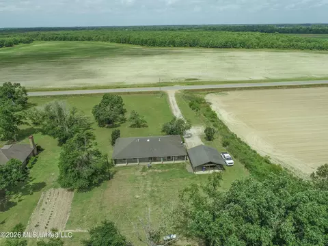 View/Area - 2336 Dummyline Rd, Lambert, MS 38643 photo 5 of 8