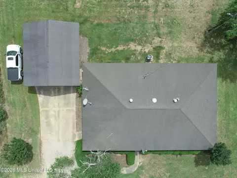 View/Area - 2336 Dummyline Rd, Lambert, MS 38643 photo 7 of 8