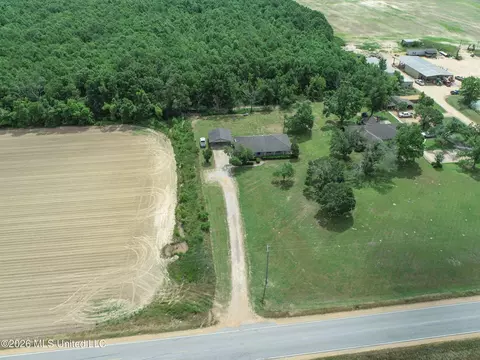 View/Area - 2336 Dummyline Rd, Lambert, MS 38643 photo 2 of 8