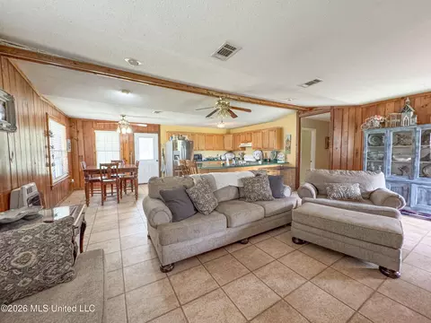 Living - 2336 Dummyline Rd, Lambert, MS 38643 photo 3 of 4