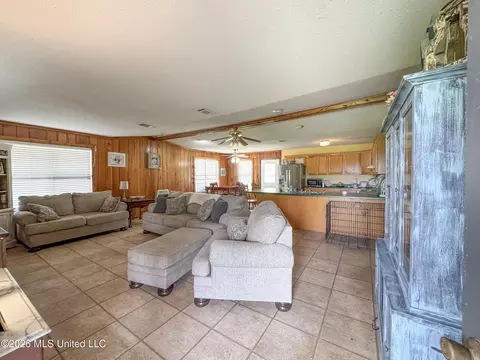 Living - 2336 Dummyline Rd, Lambert, MS 38643 photo 1 of 4