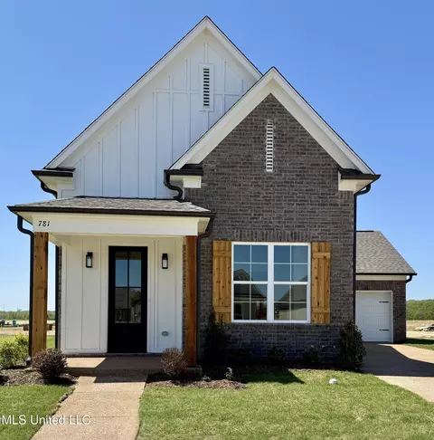 542 Sunflower St, Nesbit, MS 38651