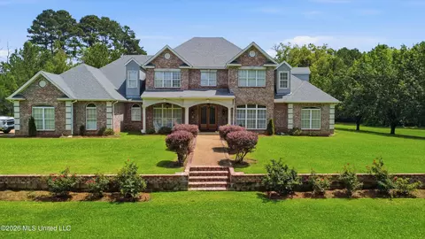 2044 Elizabeth Chapman Dr, Jackson, MS 39212