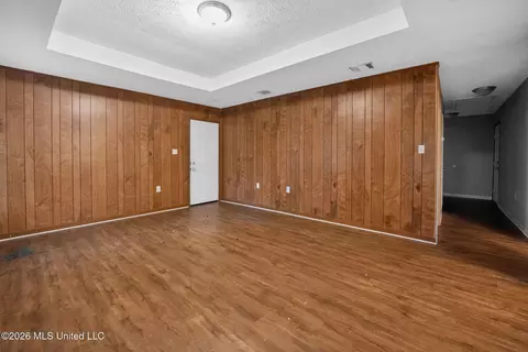 Living - 2137 Thousand Oaks Dr, Jackson, MS 39212 photo 6 of 9
