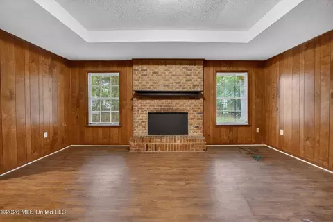 Living - 2137 Thousand Oaks Dr, Jackson, MS 39212 photo 1 of 9