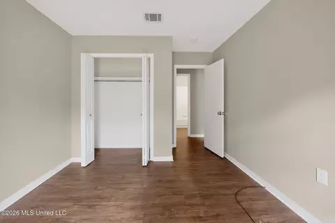 Bedroom - 2137 Thousand Oaks Dr, Jackson, MS 39212 photo 7 of 9