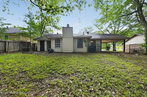 Exterior - 2137 Thousand Oaks Dr, Jackson, MS 39212 photo 3 of 5