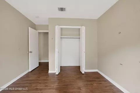 Bedroom - 2137 Thousand Oaks Dr, Jackson, MS 39212 photo 6 of 9