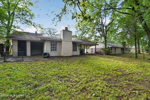 Exterior - 2137 Thousand Oaks Dr, Jackson, MS 39212 photo 5 of 5
