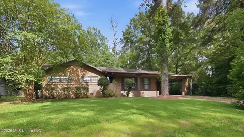 2696 Pinedale St, Jackson, MS 39204