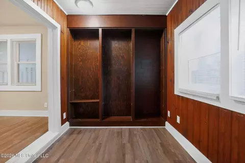 Entry Way - 4875 Sheridan Dr, Jackson, MS 39206 photo 3 of 3