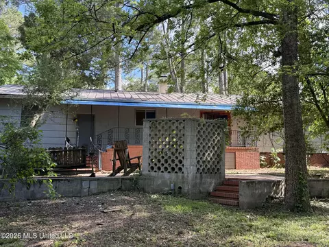 Exterior - 1726 Winchester St, Jackson, MS 39211 photo 13 of 15
