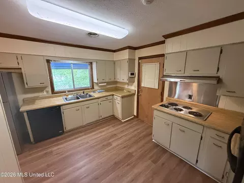 Kitchen - 1726 Winchester St, Jackson, MS 39211 photo 2 of 2