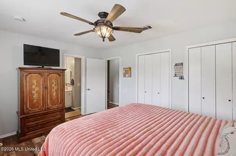 Bedroom - 123 Lakebend Cir, Brandon, MS 39042 photo 2 of 4