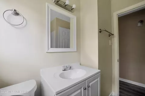 Bath - 1235 Adkins Blvd, Jackson, MS 39211 photo 1 of 2