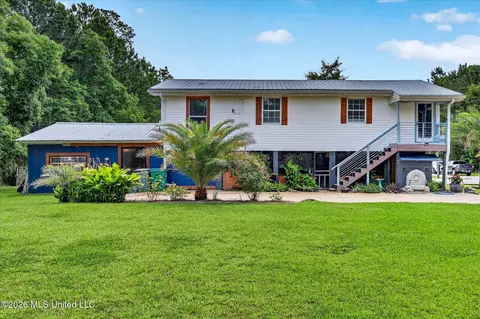 309 Beverly St, Bay Saint Louis, MS 39520
