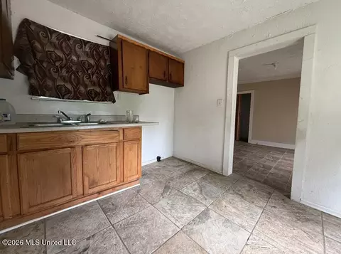 3701 Lampton Ave, Jackson, MS 39213 photo 4