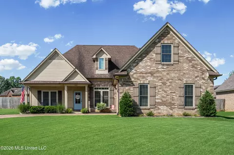 1457 E Lake Front Dr, Hernando, MS 38632